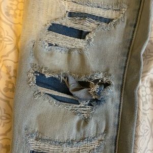 Rip on one leg but other than that they’re in good condition